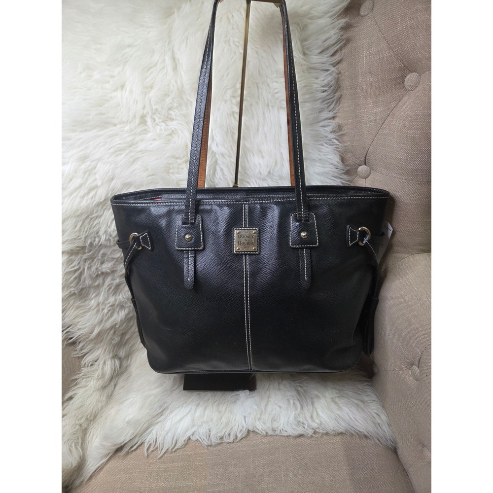 DB102 Dooney & Bourke Davis Tote